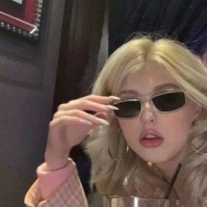 Meet your Posher, Gracie